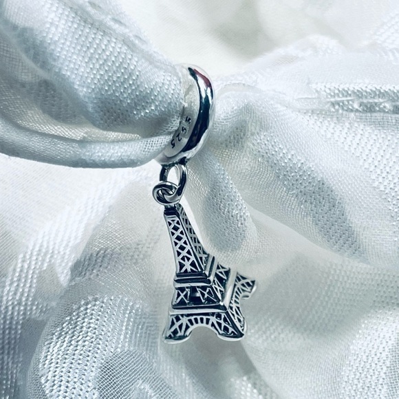 🗼NWOT Eiffel Tower Charm – Paris / France 🗼 - Picture 1 of 11